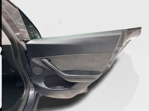 Used 2025 Tesla Model Y Long Range RWD image 27
