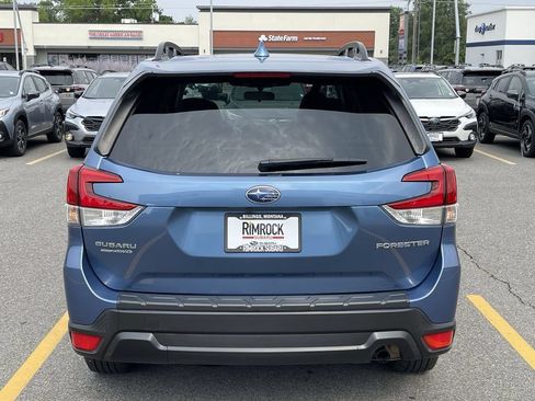Used 2023 Subaru Forester Premium AWD/4WD image 6