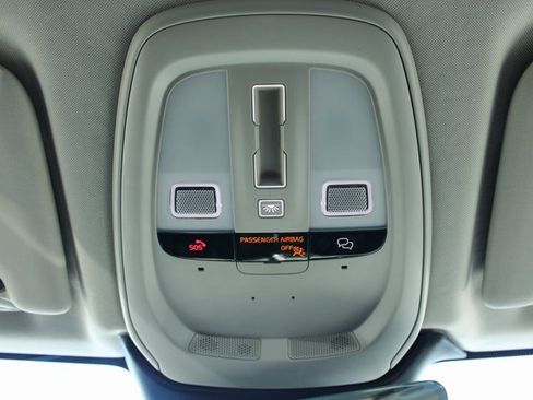 Used 2025 Volvo XC60 B5 Plus image 30