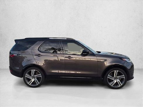 Used 2023 Land Rover Discovery Metropolitan Edition AWD/4WD image 4
