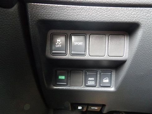 Used 2015 Nissan Rogue S image 21