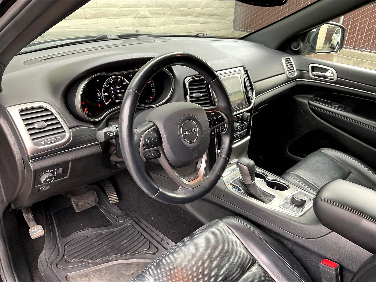Used 2019 Jeep Grand Cherokee Limited w/ Luxury Group II AWD/4WD image 14
