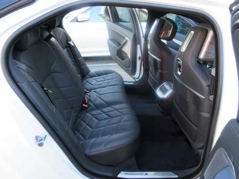 Used 2025 BMW 740i image 34