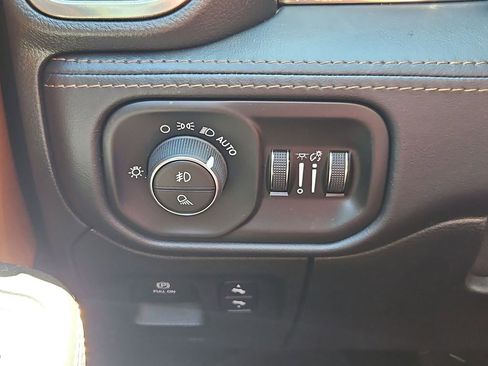 Certified 2022 RAM 1500 Limited w/ Body Color Bumper Group AWD/4WD image 18