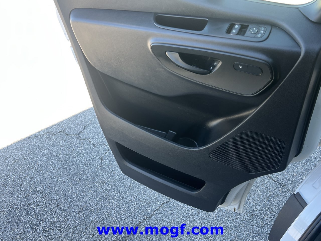 Used 2025 Mercedes-Benz Sprinter 2500 image 15