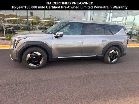 Certified 2024 Kia EV9 Light Long Range RWD image 15