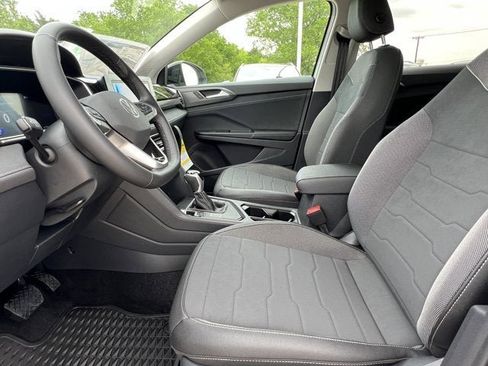 New 2025 Volkswagen Taos SE image 16