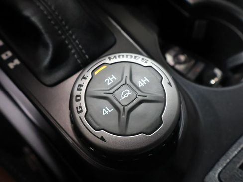 Used 2024 Ford Bronco Outer Banks image 31