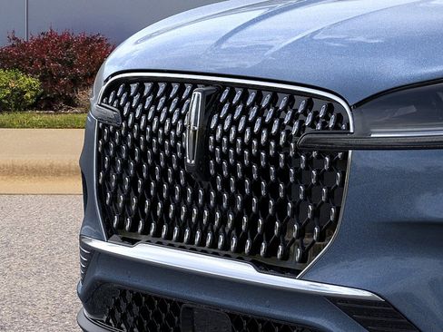 New 2026 Lincoln Aviator 2WD image 17