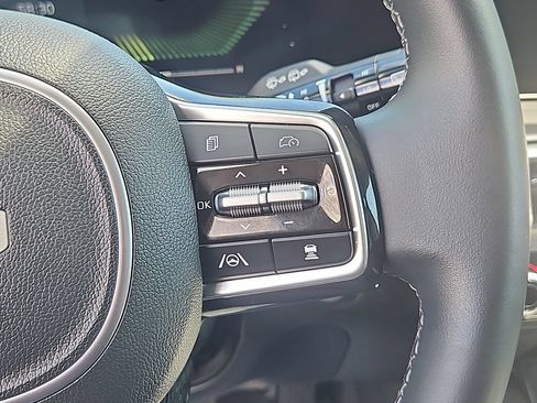 Certified 2025 Kia Sorento S AWD/4WD image 21