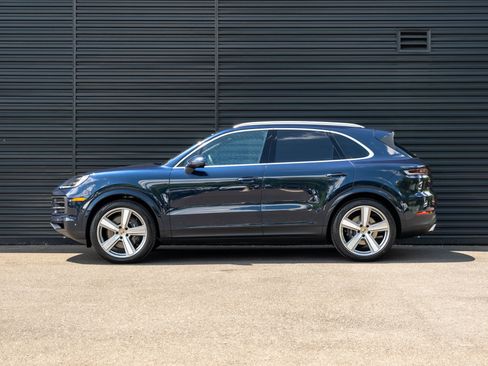 Certified 2026 Porsche Cayenne image 2