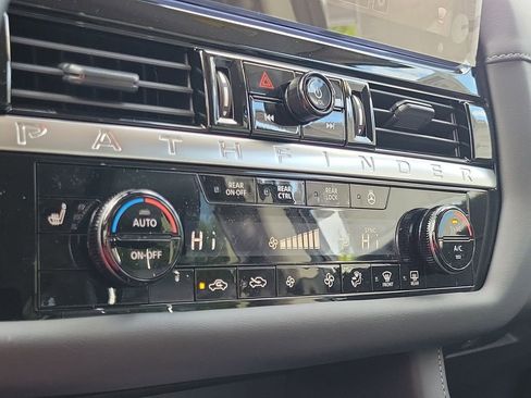 New 2026 Nissan Pathfinder SL image 35