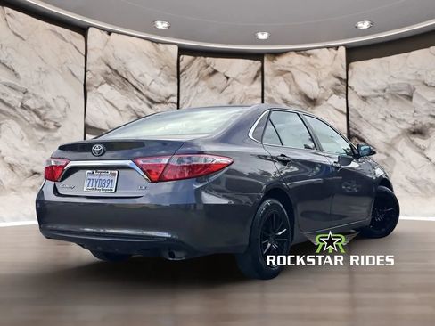 Used 2016 Toyota Camry LE FWD image 4