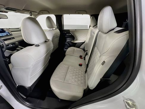 Used 2024 Mitsubishi Outlander SEL image 23