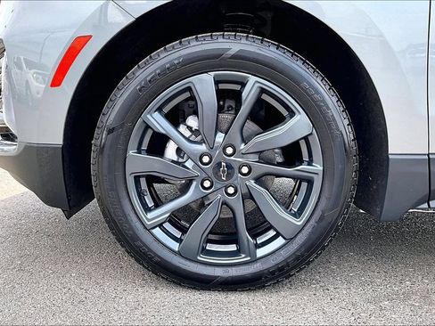 Used 2023 Chevrolet Equinox RS FWD image 35