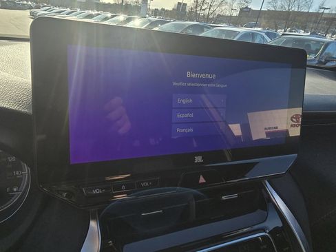 Certified 2023 Toyota Venza XLE image 24