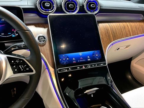 Used 2023 Mercedes-Benz GLC 300 4MATIC image 7