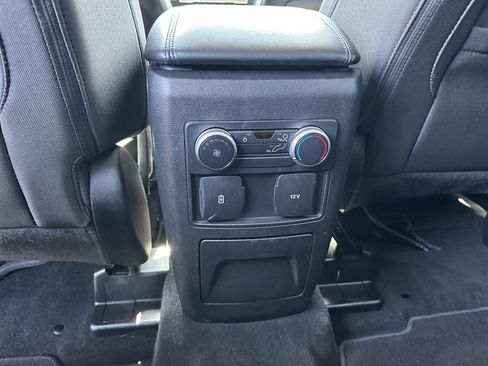 Used 2022 Ford Explorer XLT RWD image 19