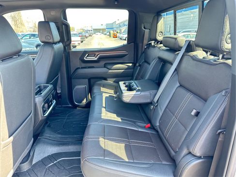 Used 2023 Chevrolet Silverado 1500 High Country w/ High Country Premium Package image 10