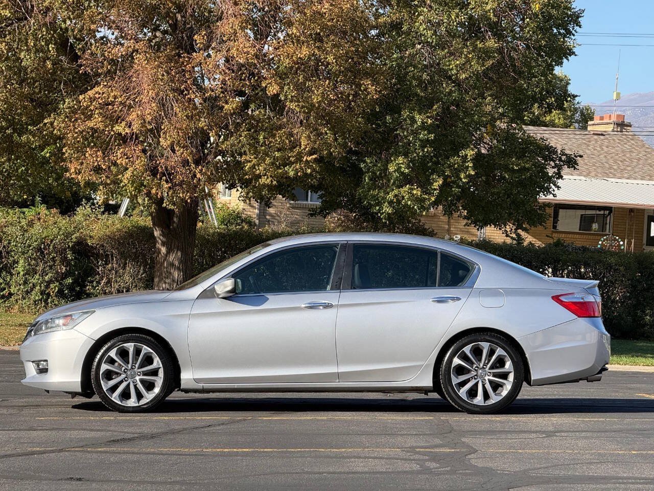 Used 2014 Honda Accord Sport image 2