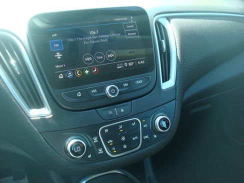 Used 2024 Chevrolet Malibu LT FWD image 17