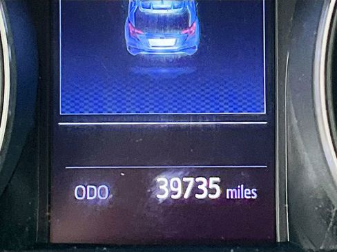 Used 2019 Toyota C-HR LE image 12