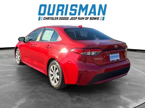 Used 2021 Toyota Corolla LE image 4