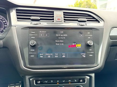 Used 2019 Volkswagen Tiguan SEL Premium R-Line AWD/4WD image 13