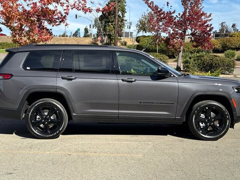 New 2025 Jeep Grand Cherokee L Limited w/ Black Appearance Package image 2