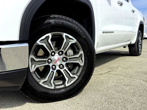 Used 2025 GMC Sierra 1500 SLT image 2