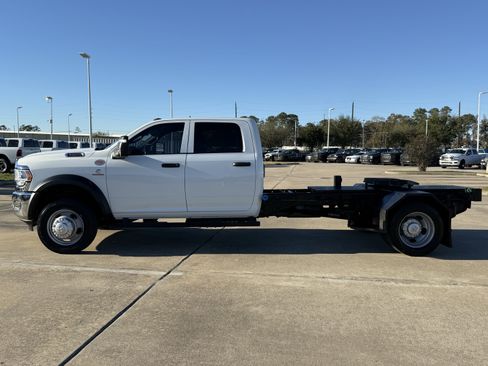 Used 2024 RAM 5500 Tradesman w/ Chrome Appearance Group image 8