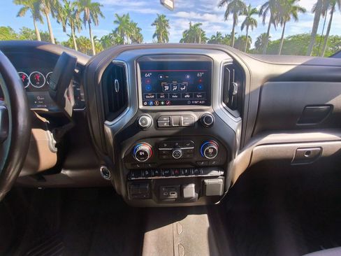 Used 2020 Chevrolet Silverado 1500 LT w/ All-Star Edition AWD/4WD image 9