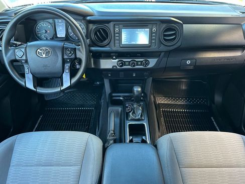 Used 2018 Toyota Tacoma SR image 14