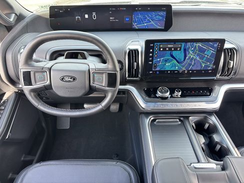 New 2026 Ford Expedition Max Platinum image 3