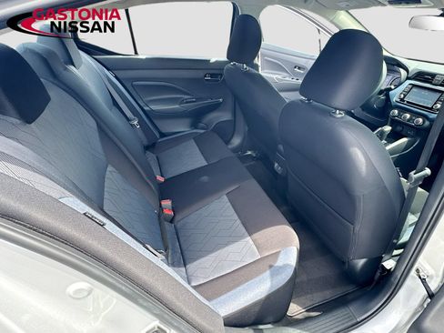 Used 2025 Nissan Versa SV FWD image 33