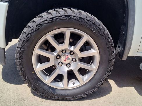 Used 2018 GMC Sierra 1500 Denali RWD image 17