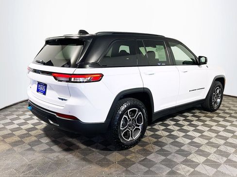 Used 2022 Jeep Grand Cherokee Trailhawk w/ Advanced Protech Group II AWD/4WD image 7