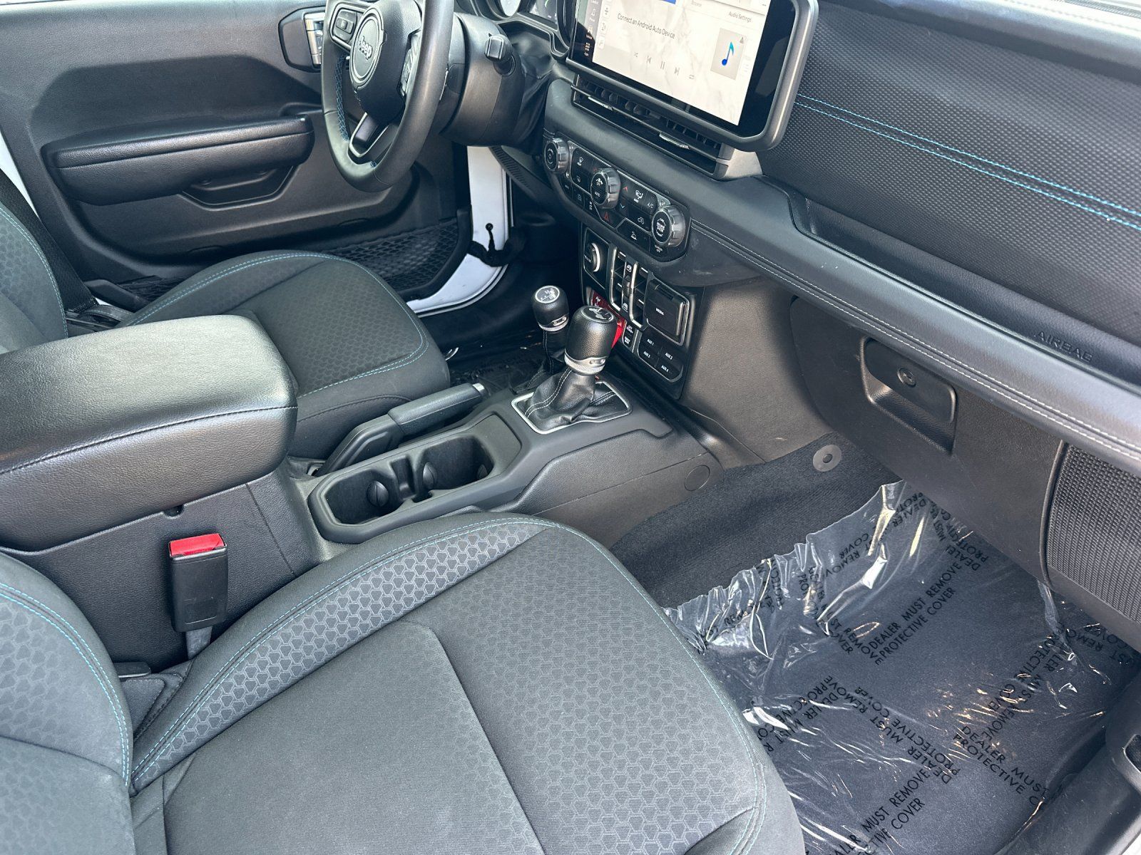 Used 2024 Jeep Wrangler Unlimited Rubicon 4xe AWD/4WD image 18