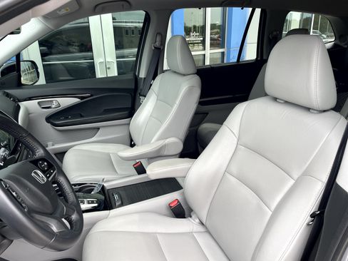 Certified 2021 Honda Pilot Touring image 12