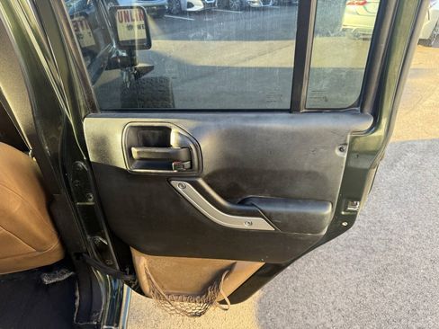 Used 2011 Jeep Wrangler Unlimited Rubicon w/ Dual Top Group AWD/4WD image 15