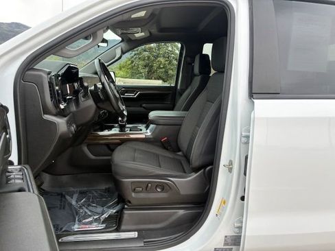 Used 2024 Chevrolet Silverado 1500 LT Trail Boss w/ Protection Package AWD/4WD image 11