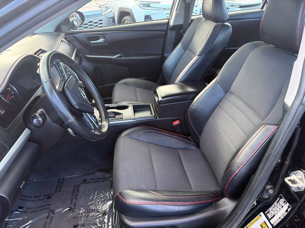 Used 2016 Toyota Camry SE FWD image 19