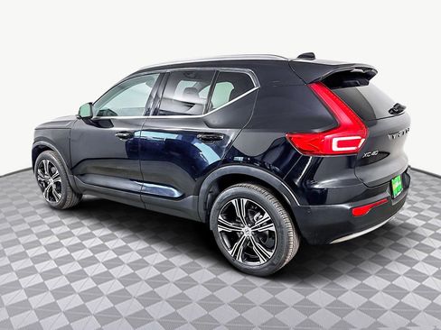 Used 2022 Volvo XC40 T5 Inscription w/ Advanced Package image 7