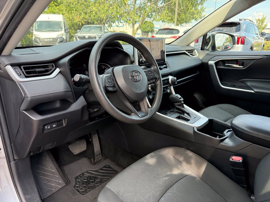 Used 2024 Toyota RAV4 XLE FWD image 9