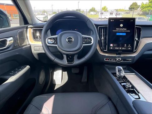 New 2026 Volvo XC60 T8 Plus w/ Climate Package PRO AWD/4WD image 15
