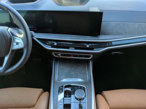 Certified 2023 BMW X7 xDrive40i w/ Premium Package image 33