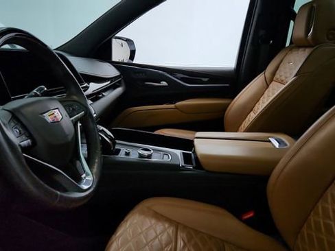 Certified 2023 Cadillac Escalade Premium Luxury w/ Performance Package image 12