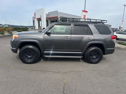 Used 2010 Toyota 4Runner SR5 AWD/4WD image 8