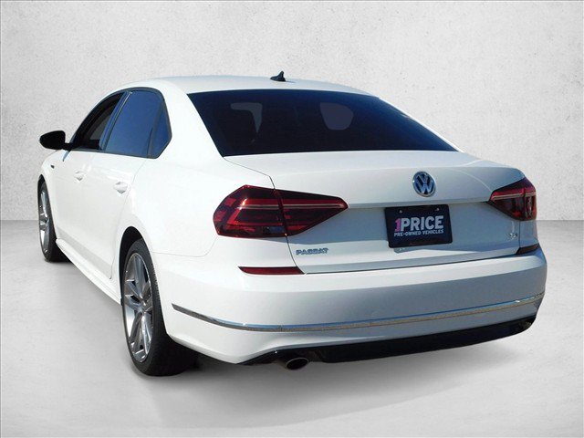 Used 2018 Volkswagen Passat 2.0T R-Line w/ R-Line Lighting Package FWD image 13