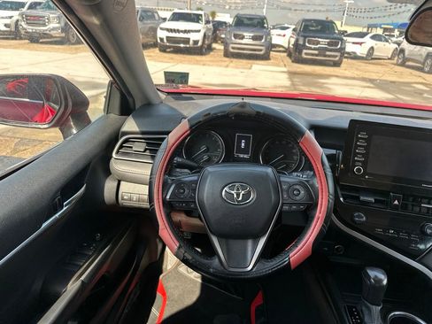 Used 2021 Toyota Camry SE FWD image 10